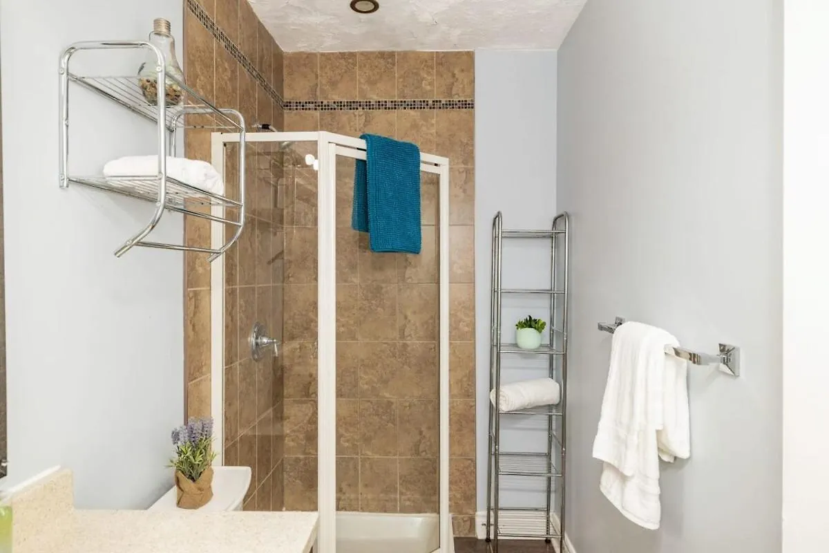 דירה אוטווה Cozy 2Br Condo - With Private Rooftop Terrace